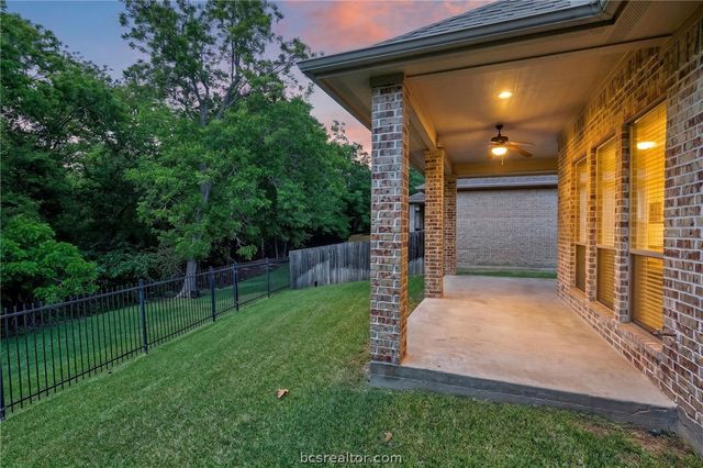 1909 Debbie Drive, Bryan, TX 77802