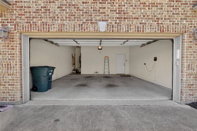 1909 Debbie Drive, Bryan, TX 77802