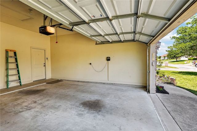 1909 Debbie Drive, Bryan, TX 77802