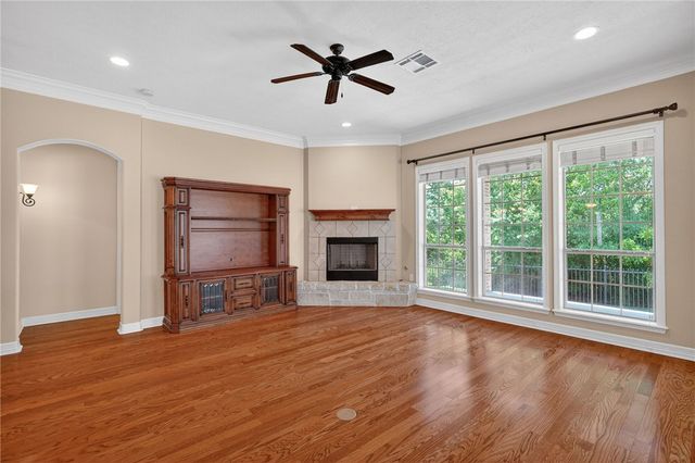 1909 Debbie Drive, Bryan, TX 77802
