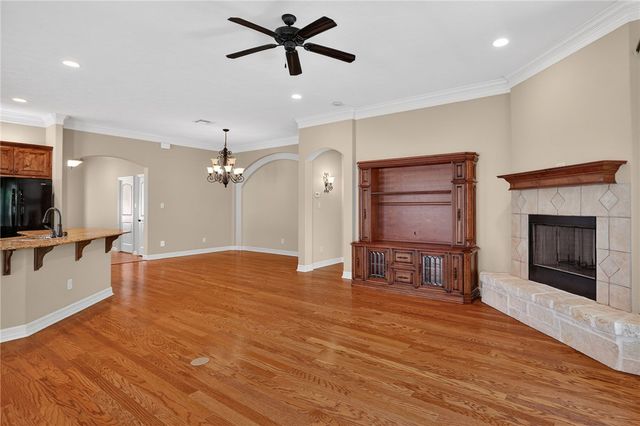 1909 Debbie Drive, Bryan, TX 77802