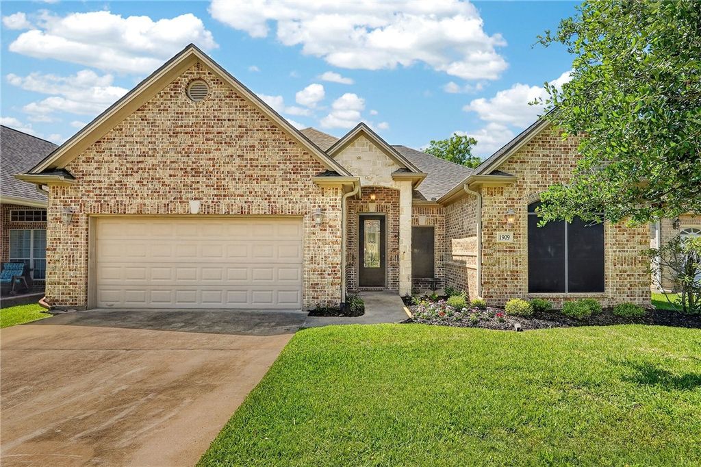 1909 Debbie Drive, Bryan, TX 77802