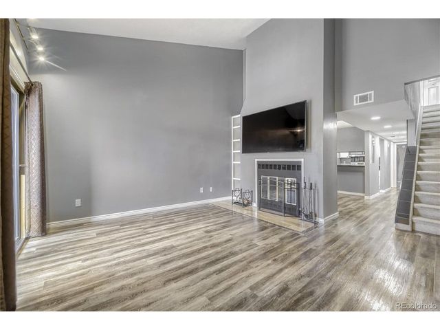 540 S Forest St 3-202, Denver, CO 80246