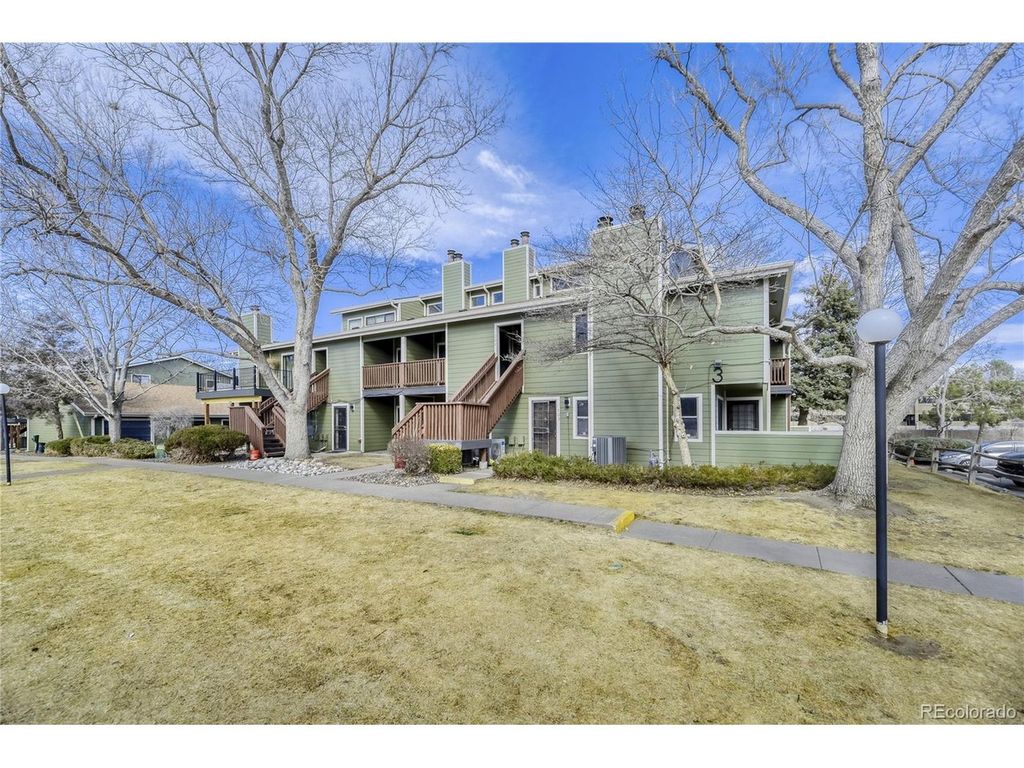 540 S Forest St 3-202, Denver, CO 80246