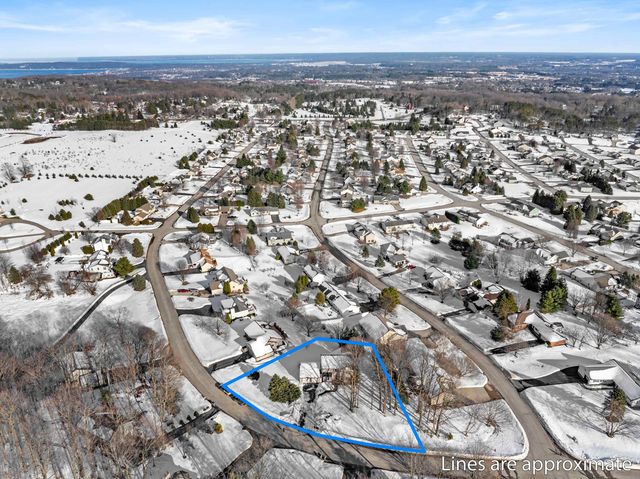 5270 N Liberty, Traverse City, MI 49685