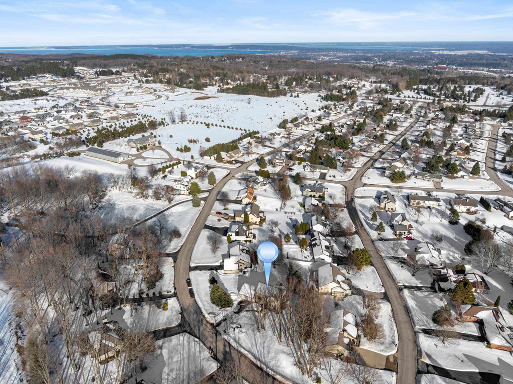 5270 N Liberty, Traverse City, MI 49685