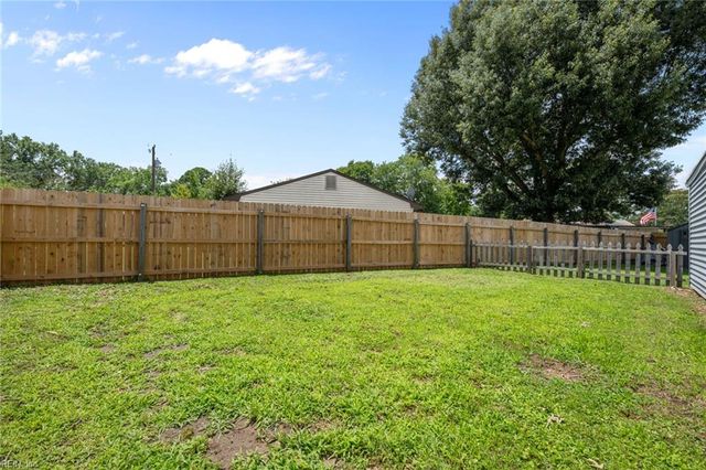 5513 Lake RD, Suffolk, VA 23435
