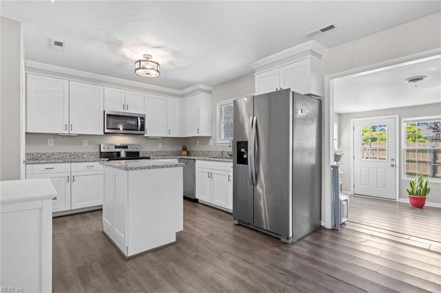5513 Lake RD, Suffolk, VA 23435