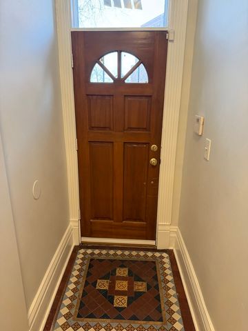 4104 S Lake Park Avenue, Chicago, IL 60653