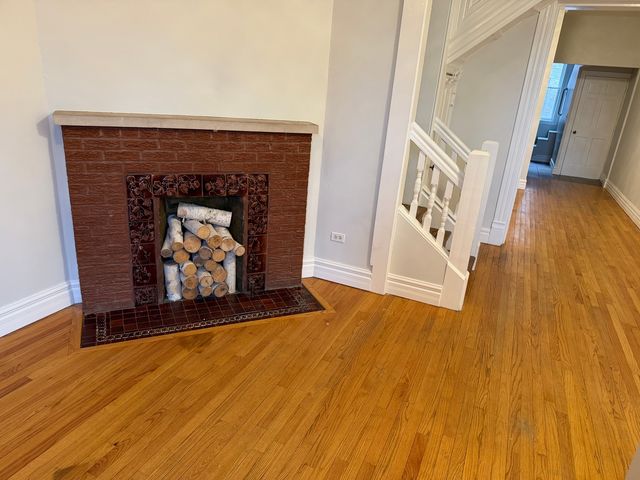 4104 S Lake Park Avenue, Chicago, IL 60653