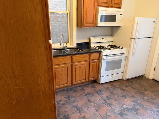4104 S Lake Park Avenue, Chicago, IL 60653