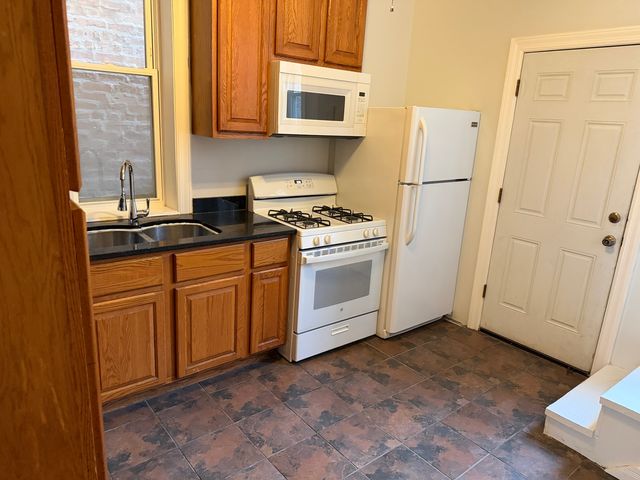 4104 S Lake Park Avenue, Chicago, IL 60653