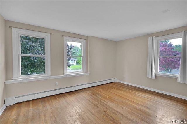 38 Sandhurst Lane, Amherst, NY 14221