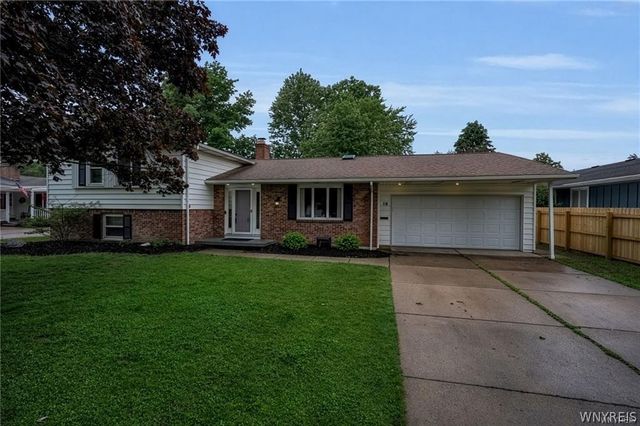38 Sandhurst Lane, Amherst, NY 14221