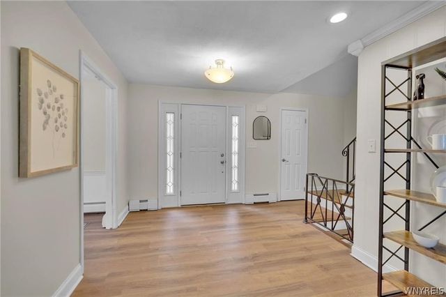 38 Sandhurst Lane, Amherst, NY 14221