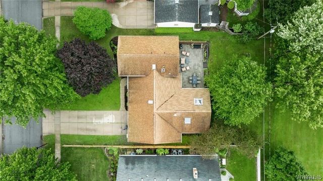 38 Sandhurst Lane, Amherst, NY 14221