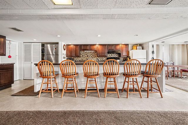 50575 W Lakeshore Drive, Dowagiac, MI 49047