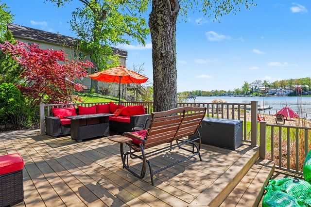 50575 W Lakeshore Drive, Dowagiac, MI 49047