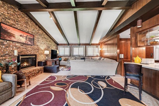 50575 W Lakeshore Drive, Dowagiac, MI 49047