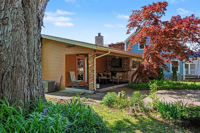 50575 W Lakeshore Drive, Dowagiac, MI 49047