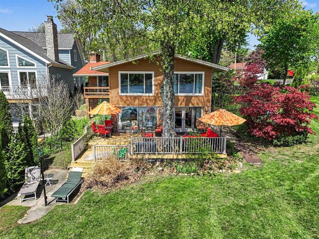 50575 W Lakeshore Drive, Dowagiac, MI 49047