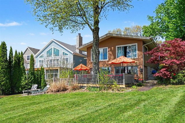 50575 W Lakeshore Drive, Dowagiac, MI 49047