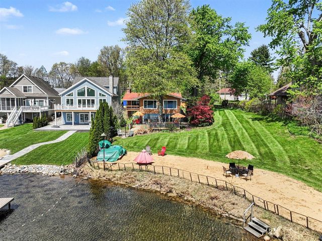 50575 W Lakeshore Drive, Dowagiac, MI 49047