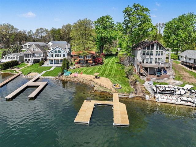 50575 W Lakeshore Drive, Dowagiac, MI 49047