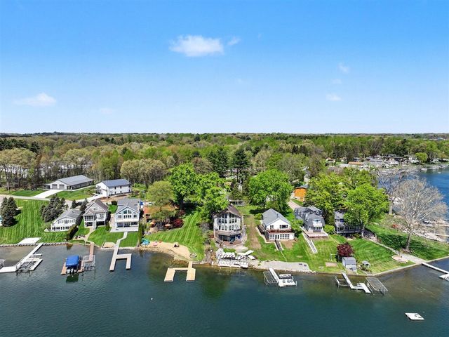 50575 W Lakeshore Drive, Dowagiac, MI 49047