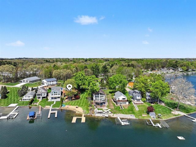 50575 W Lakeshore Drive, Dowagiac, MI 49047