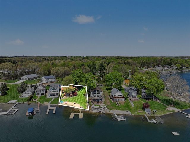 50575 W Lakeshore Drive, Dowagiac, MI 49047
