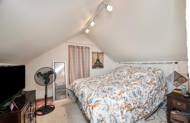 8 Wickman Dr, Gardner, MA 01440