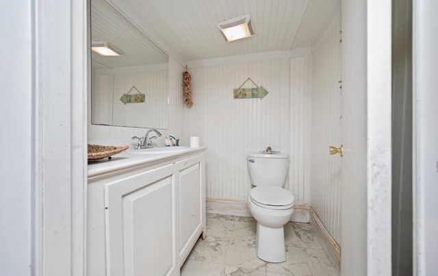 8 Wickman Dr, Gardner, MA 01440