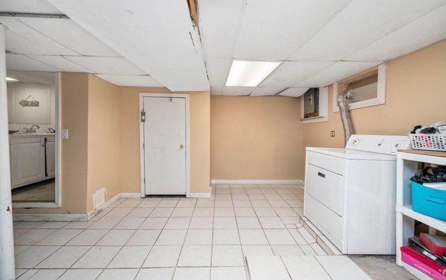 8 Wickman Dr, Gardner, MA 01440