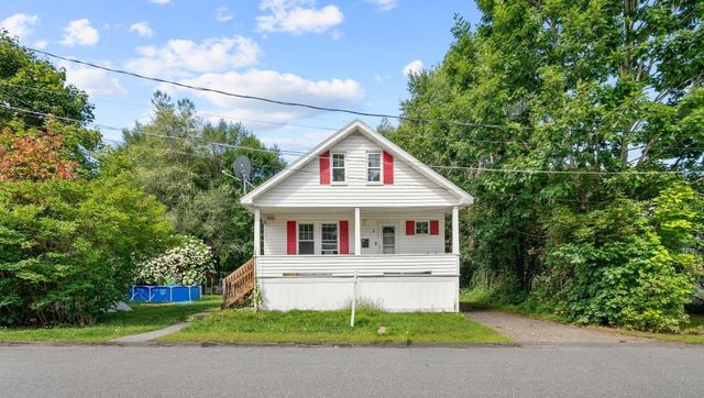 8 Wickman Dr, Gardner, MA 01440