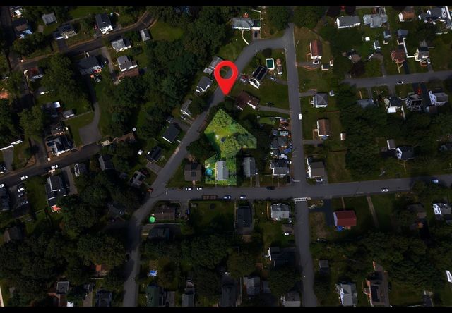 8 Wickman Dr, Gardner, MA 01440
