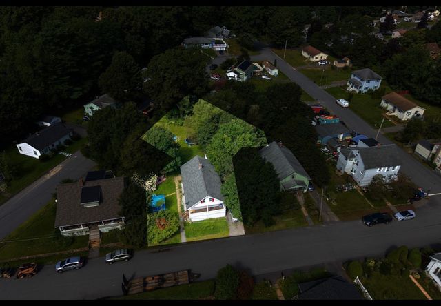 8 Wickman Dr, Gardner, MA 01440