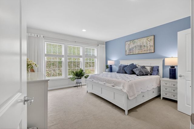 87 Shannon Way 86, Upton, MA 01568