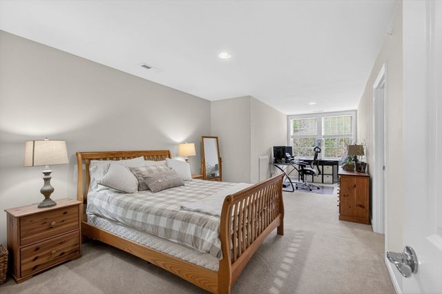 87 Shannon Way 86, Upton, MA 01568