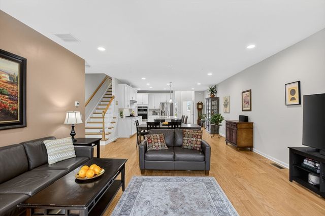 87 Shannon Way 86, Upton, MA 01568
