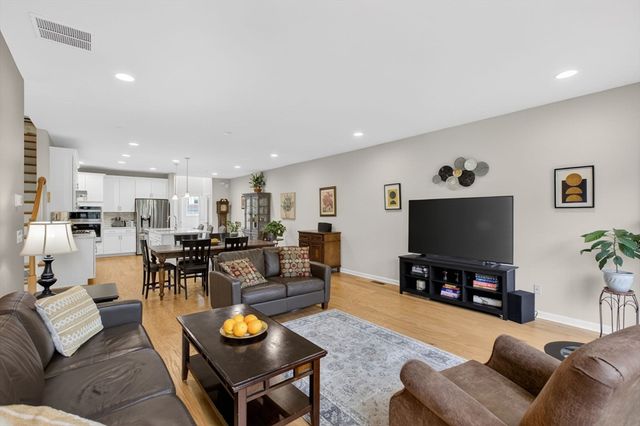 87 Shannon Way 86, Upton, MA 01568