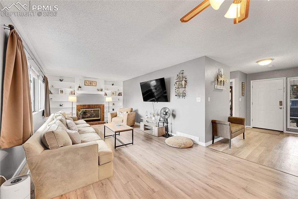 421 S Chelton Road, Colorado Springs, CO 80910 — photo 5