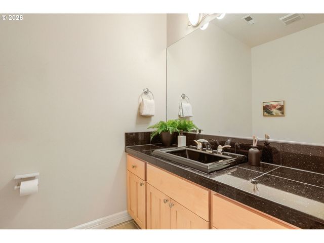 4403 W BURNSIDE Rd, Portland, OR 97210