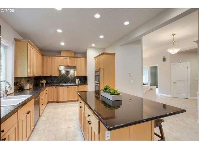 4403 W BURNSIDE Rd, Portland, OR 97210