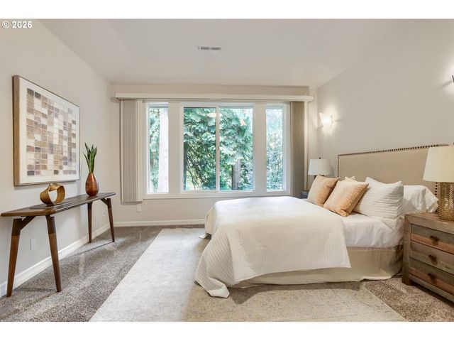 4403 W BURNSIDE Rd, Portland, OR 97210
