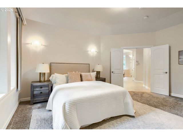 4403 W BURNSIDE Rd, Portland, OR 97210