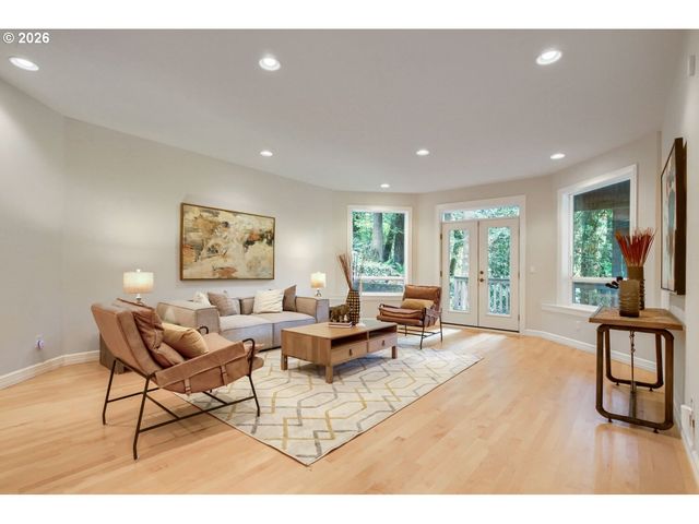 4403 W BURNSIDE Rd, Portland, OR 97210
