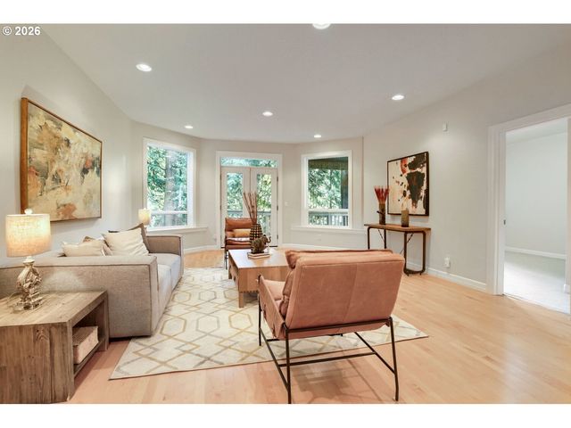 4403 W BURNSIDE Rd, Portland, OR 97210