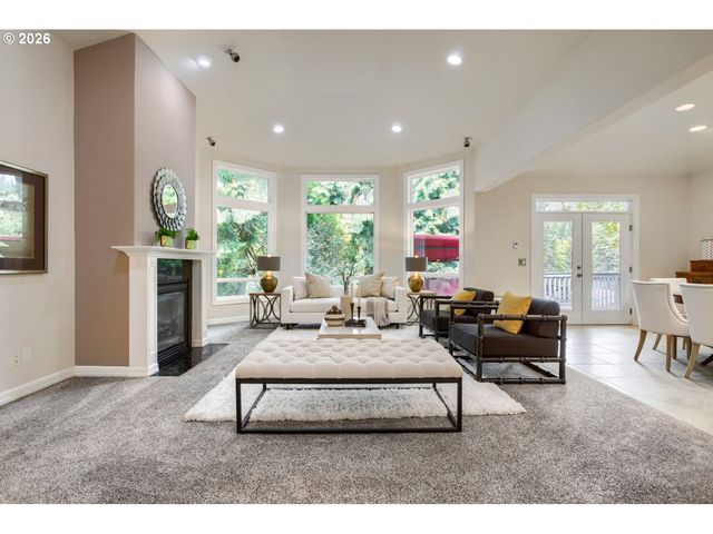 4403 W BURNSIDE Rd, Portland, OR 97210