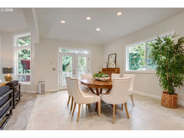 4403 W BURNSIDE Rd, Portland, OR 97210